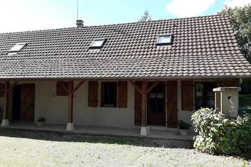 Gîte pour 3 personnes, avec jardin dans Tronchy