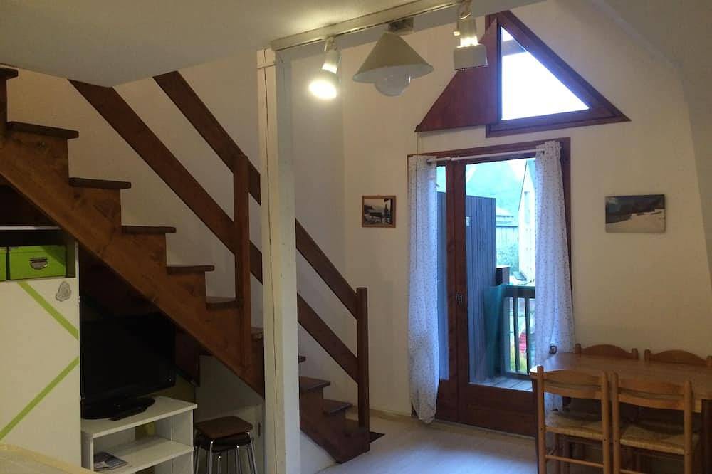 Appartement entier, Appartement Duplex T2 Cabine aux pieds du télécabine (parking,cave) in Luchon-Superbagnères, Bagnères-de-Luchon