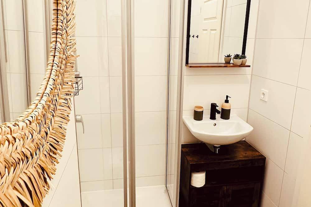 Entire apartment, Modern city apartment \"Flora\" with balcony, near city center and train station in Halle (Saale), Saale-Unstrut