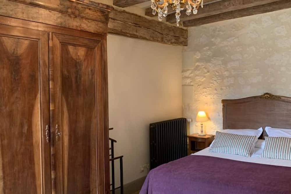 Gîte de charme avec jardin au cœur des châteaux, Wifi, parking inclus in Benais, Vallée de la Loire