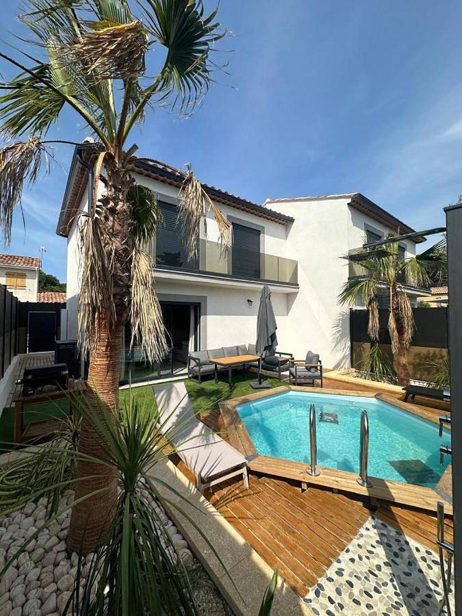 Chalet para 6 personas, con terraza además de jacuzzi y jardín, Se admiten mascotas - 1