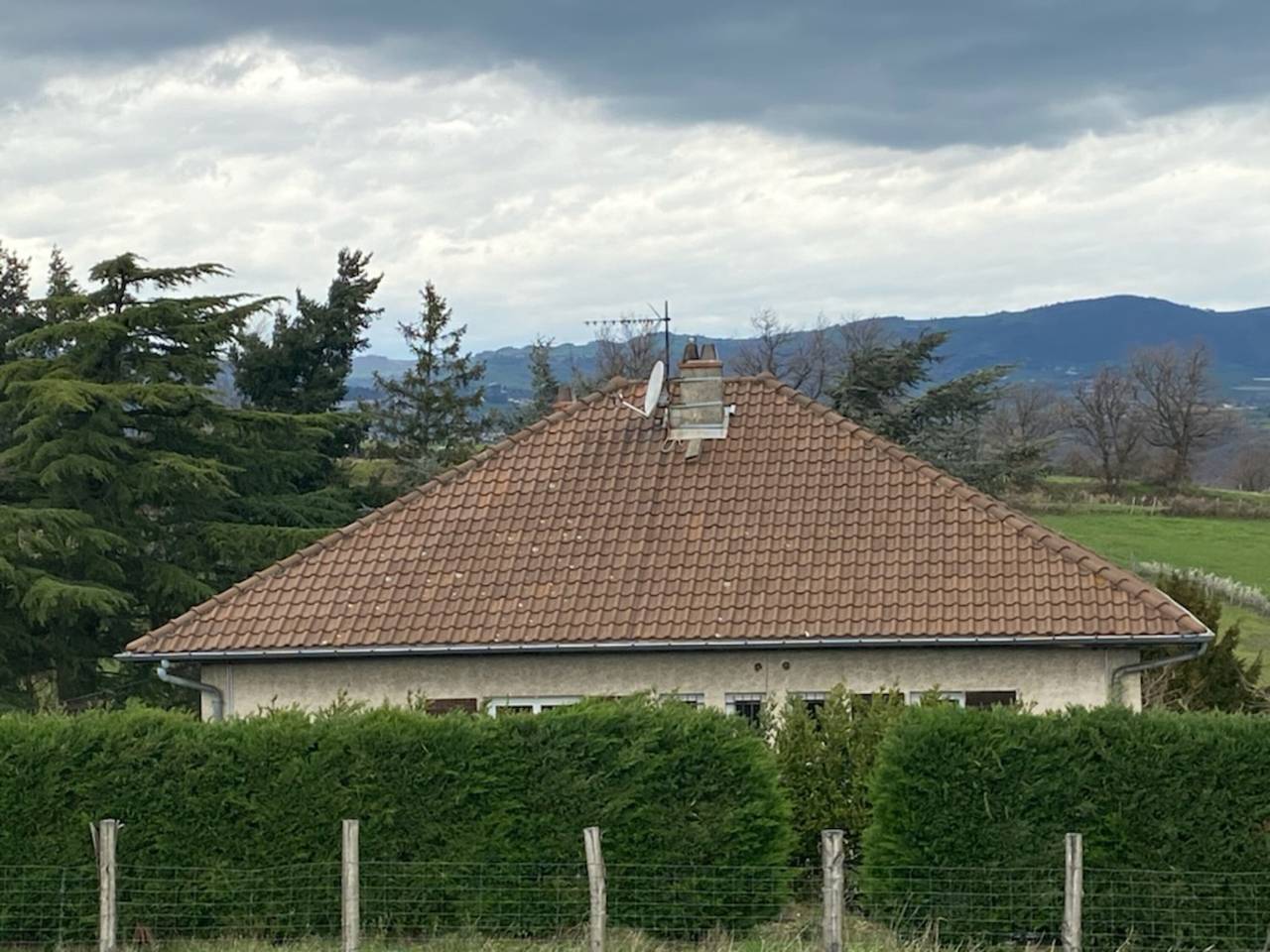 Maison "Chalet Echalas" avec terrasse privée, jardin privé et Wi-Fi in Échalas, Parc Naturel Régional du Pilat