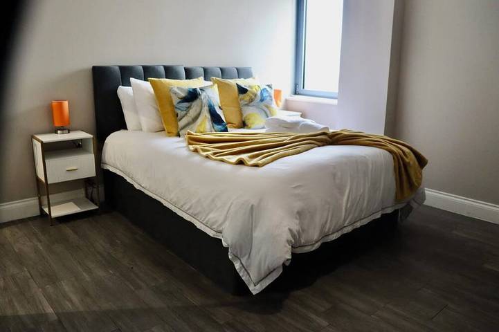 Entire apartment, Sea View Apartment Central Brighton-Sleeps 5 in Brighton, Sussex