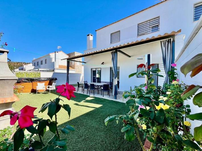 Apartamento para 6 personas, con Terraza y Jardín además de Piscina y Vistas en San Nicolás del Puerto