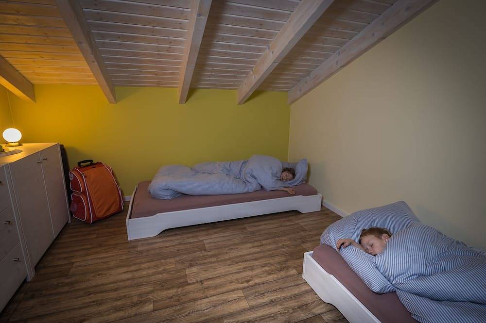 Ferienhaus bis 6 Personen mit großem Garten, 3 Schlafzimmer und 2 Badezimmer in Oybin, Zittauer Gebirge