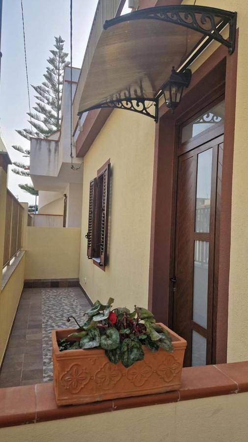 Location de vacances pour 5 personnes, avec terrasse, animaux acceptés à Torre Faro - 3