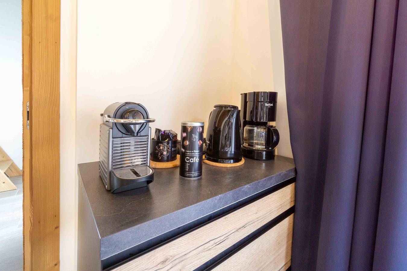 Apartamento entero, Apartamento 'Chalet La Parrachée' con balcón, Wi-Fi y aire acondicionado in Lanslebourg-Mont-Cenis, Región de Saint-Jean-de-Maurienne