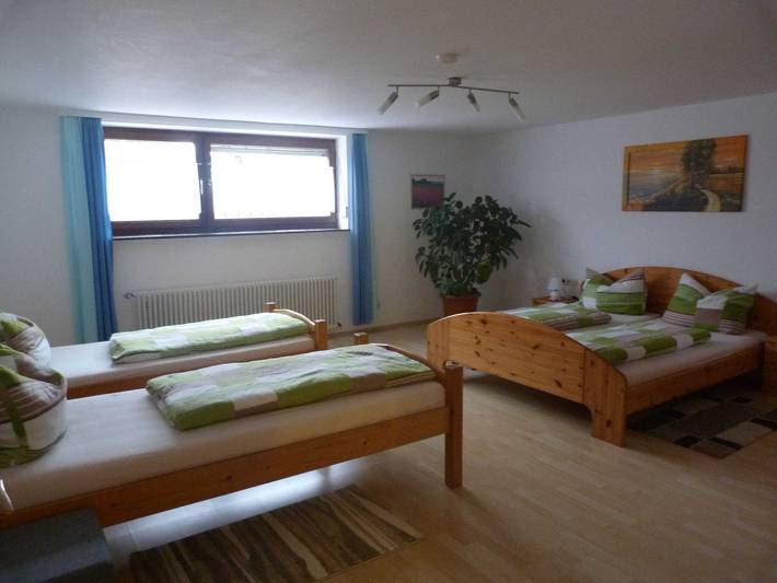 Ferienwohnung für 5 Personen, mit Terrasse und Garten in Kaiserstuhl - 4