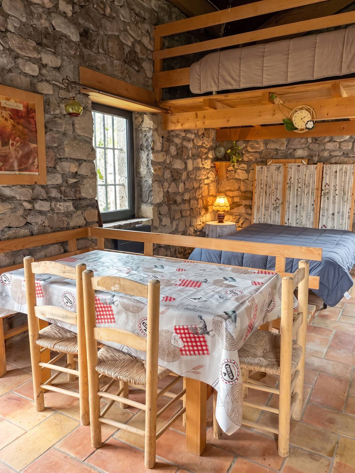 Maison avec balcon à Borne, 70 m², 5 personnes avec jardin in Parc naturel régional des Monts d'Ardèche