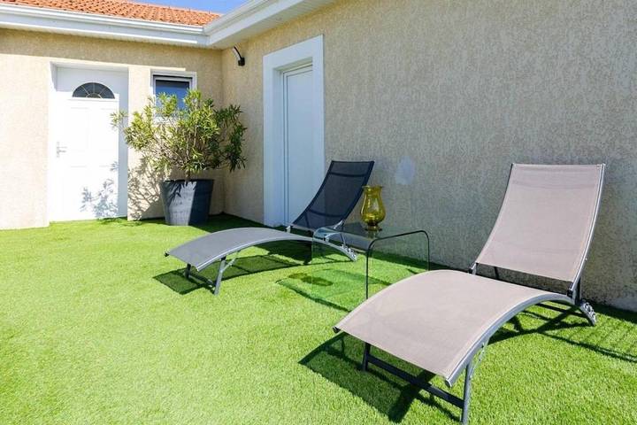 Location de vacances pour 6 personnes, avec jardin et piscine à Bourg-en-Bresse - 2