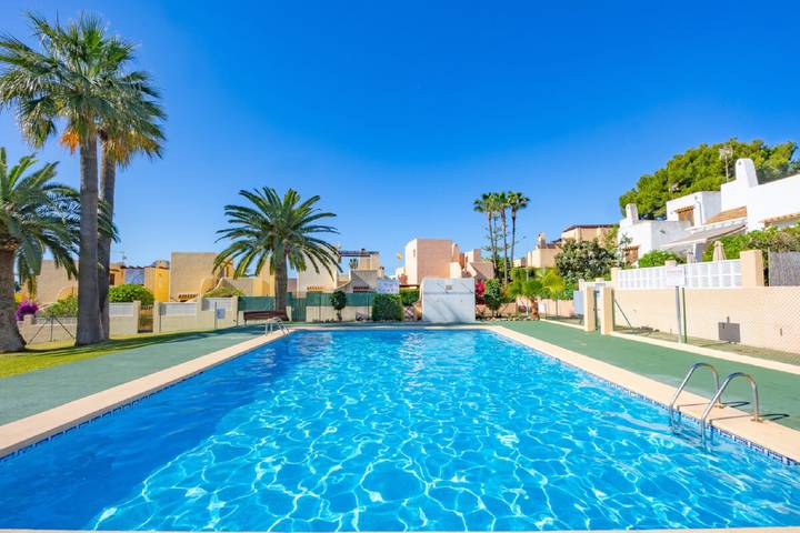 Bungalow für 6 Personen, mit Pool und Terrasse in Calpe - 4