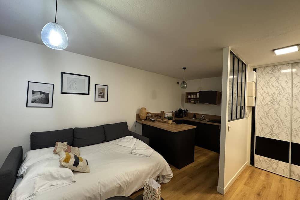 Appartement entier, L' Instant Terrasse - 1 Chambre in Brive-la-Gaillarde, Région de Brive-la-Gaillarde