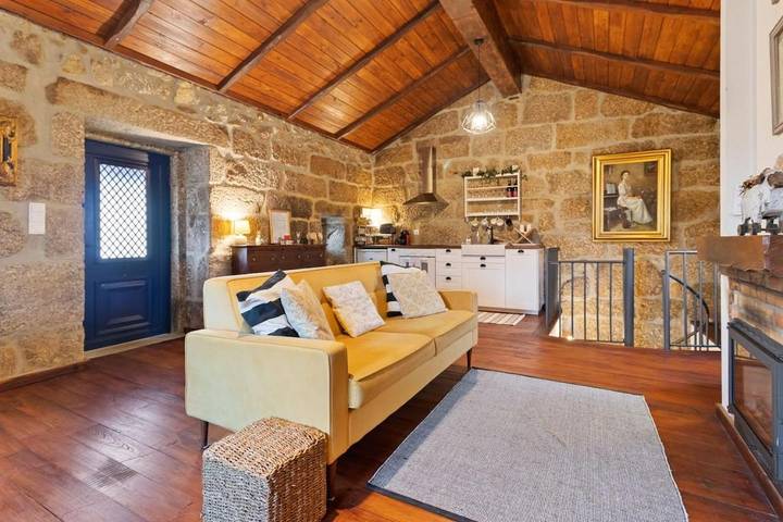 Location de vacances pour 5 personnes, avec vue et terrasse dans Castro Daire