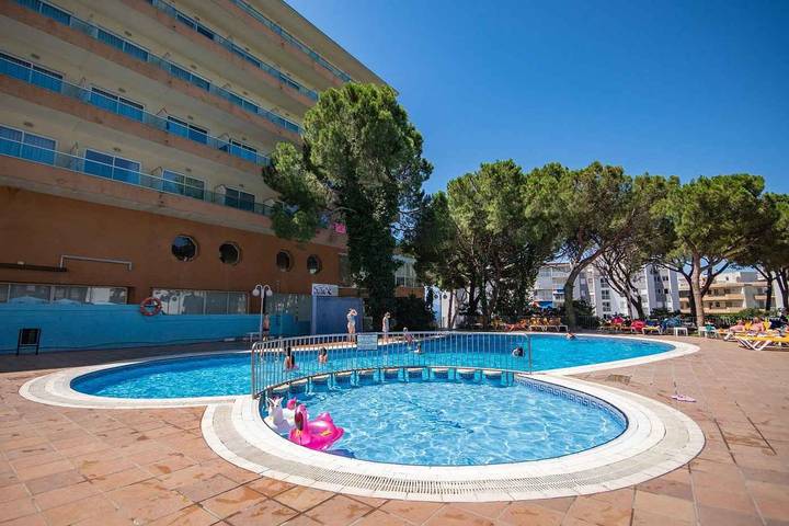 Apartahotel para 4 personas, con Jardín en Costa Dorada