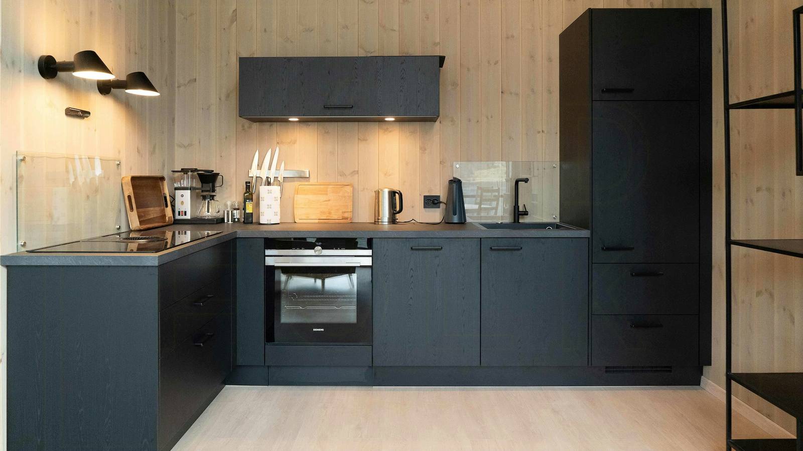 Hütten am Meer mit Panoramablick und Zugang zu den Bergen in Sykkylven