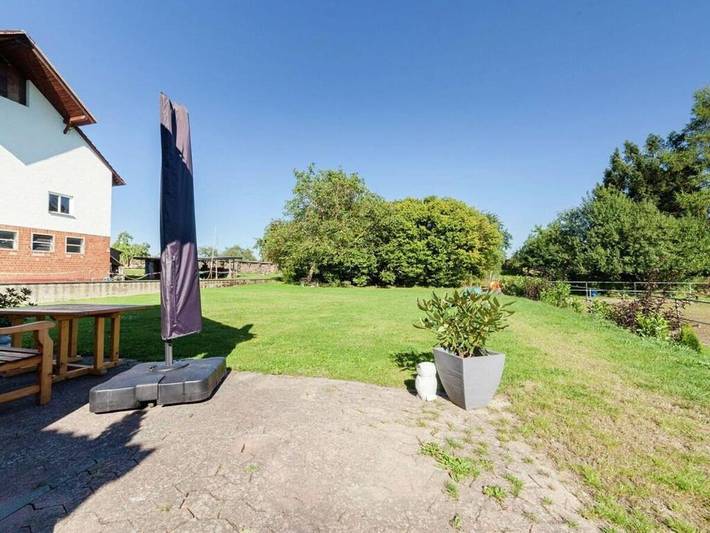 Ferienhaus für 4 Personen, mit Terrasse und Garten in Jesberg - 3