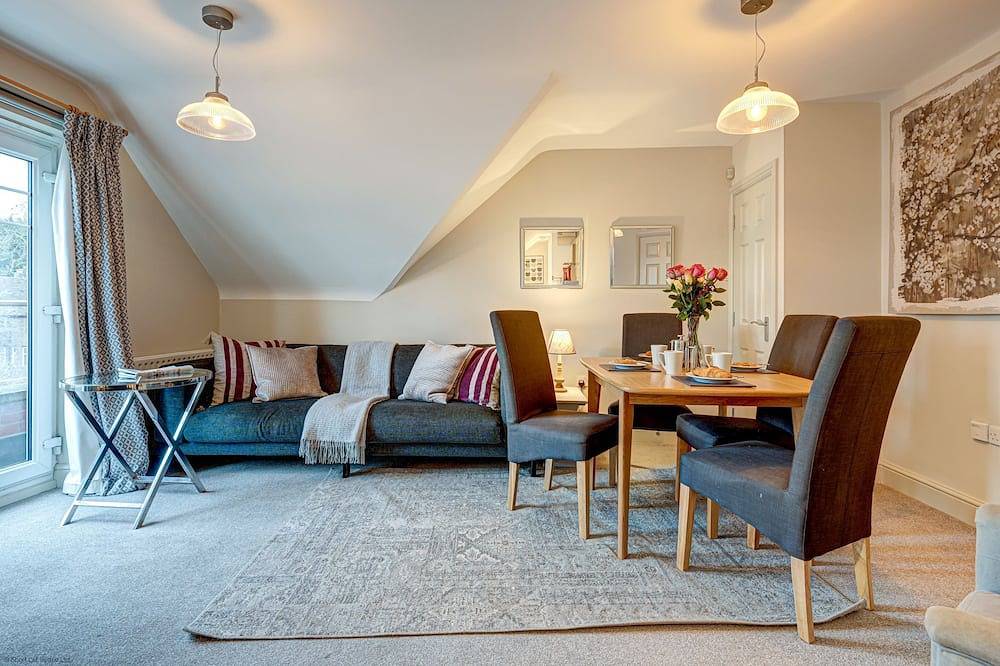 Entire apartment, The Spencer Suite Vanbrugh 5 | Oxford Holiday Let | 2 Beds & Sleeps 4 in Oxford, Oxfordshire