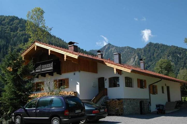 Ferienwohnung für 5 Personen, mit Balkon und Terrasse sowie Garten und Ausblick