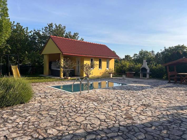 Ferienhaus für 8 Personen, mit Whirlpool und Sauna sowie Pool und Garten in Plattensee nordufer - 4