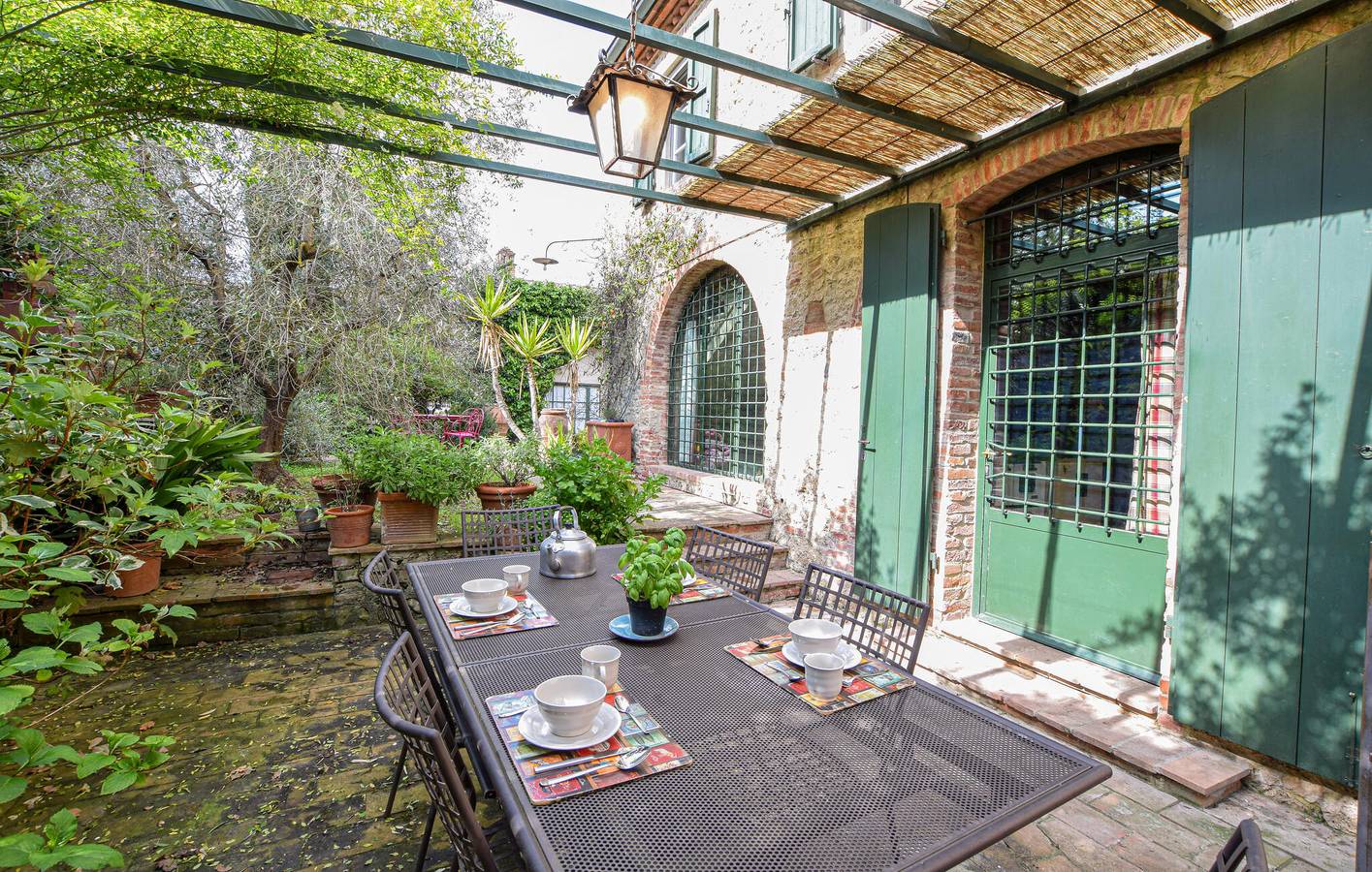 Luxus-Apartment mit Pool, WiFi & Parkplatz - in der Nähe der Bar Osteria La Pievina in Asciano, Siena Provinz