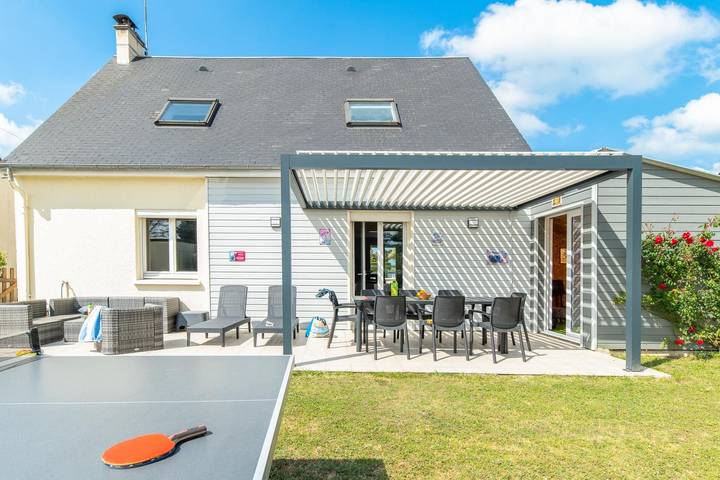 Gîte pour 8 personnes, avec terrasse et jardin