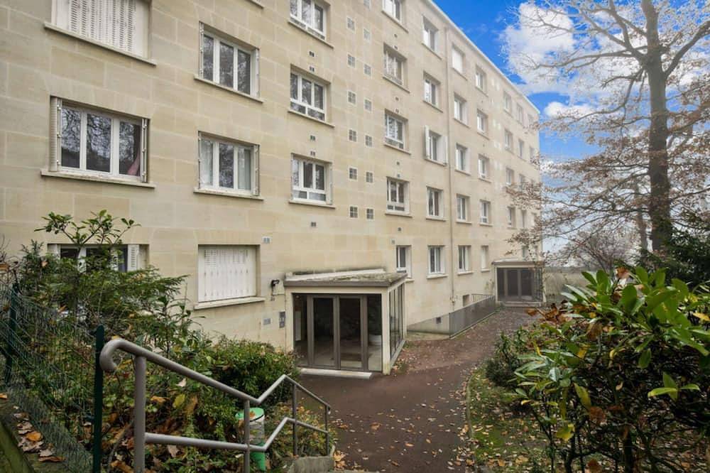 Apartamento entero, Chic and spacious apart with piano and terrace in Le Chesnay, Yvelines