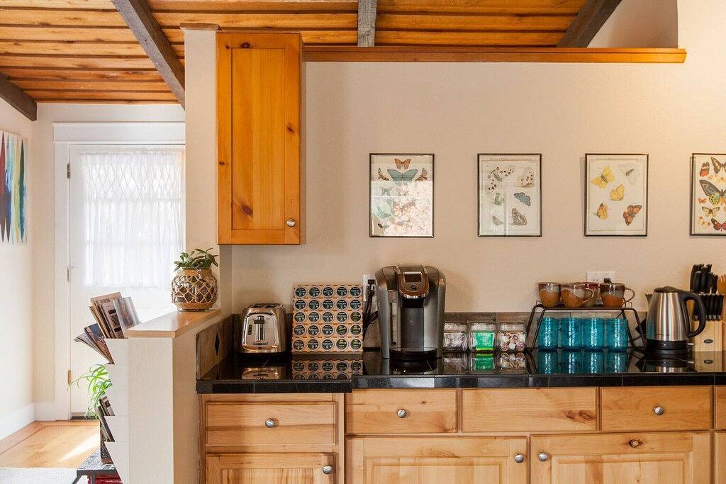 Cozy Up at a Nature Inspired Boutique Studio in the Trees - River Nearby in Bend, Mt. Bachelor