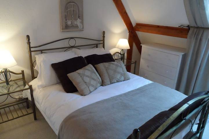 Location de vacances pour 8 personnes, avec piscine ainsi que jardin et jacuzzi à Bars - 3