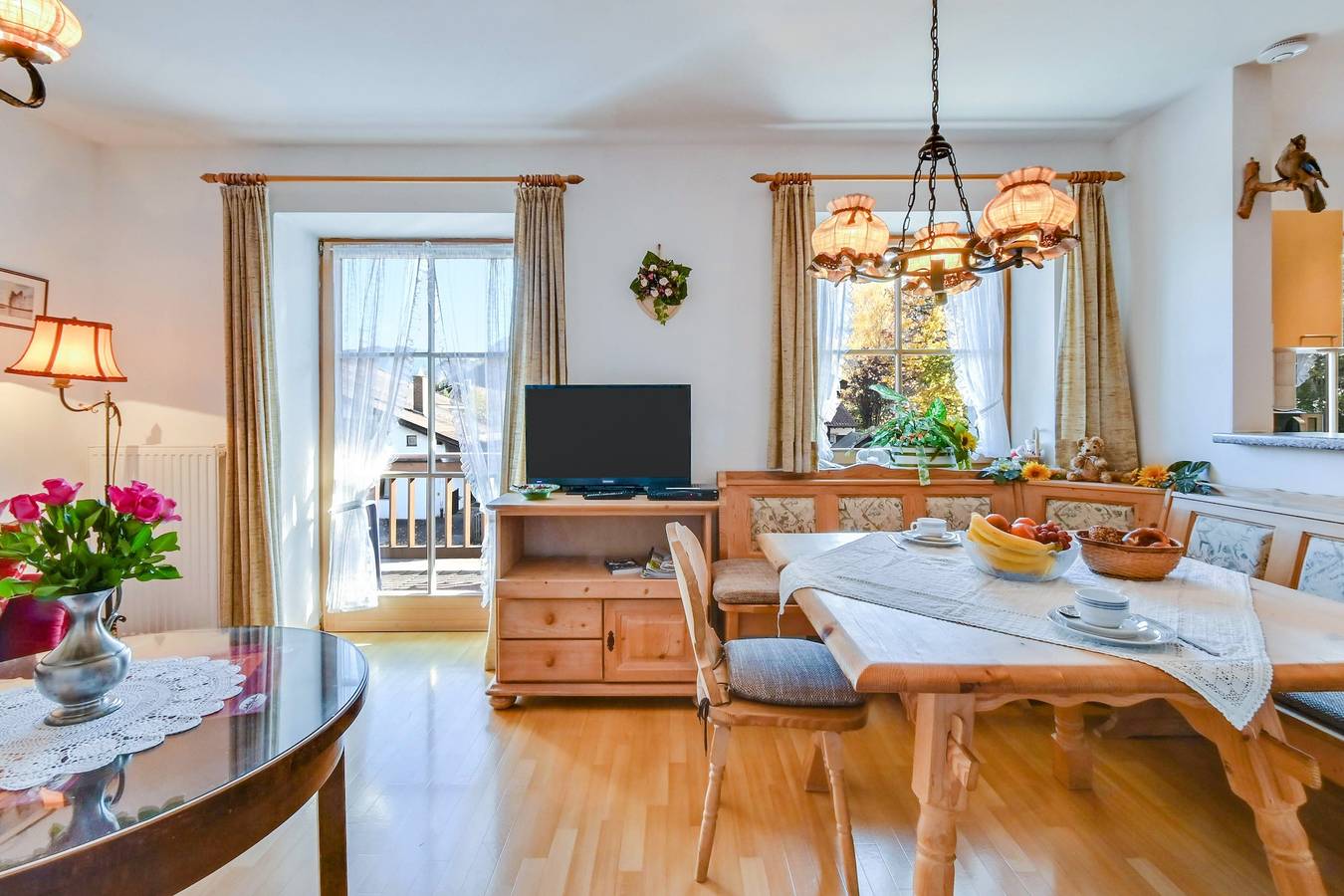 Entire apartment, Katharinenhof holiday apartment "Alpspitz" with Balcony, Mountain View & Wi-Fi in Garmisch-Partenkirchen, Bavarian Alps