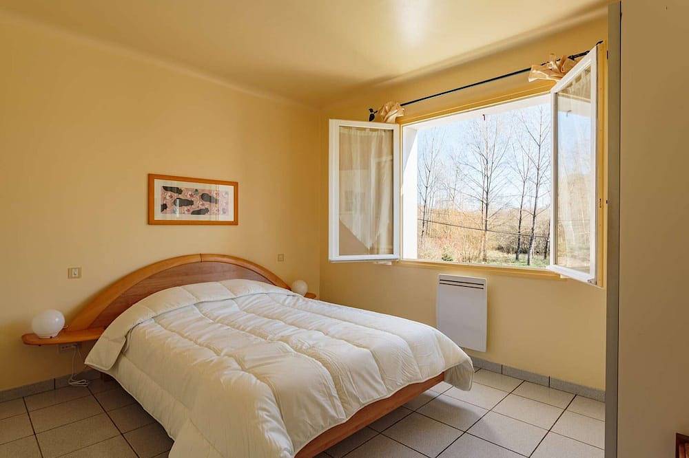 Country Home Near Beaches and Cities – Spacious, 4 Bedrooms, Wifi, Garden, Parking in Briscous, Bayonne region