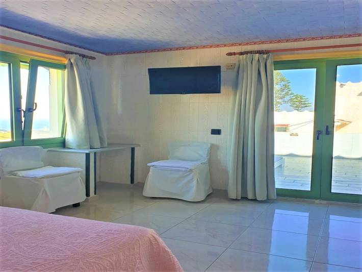 Holiday rental for 3 people, with terrace and view as well as garden and ocean view, with pets in Hersonissos