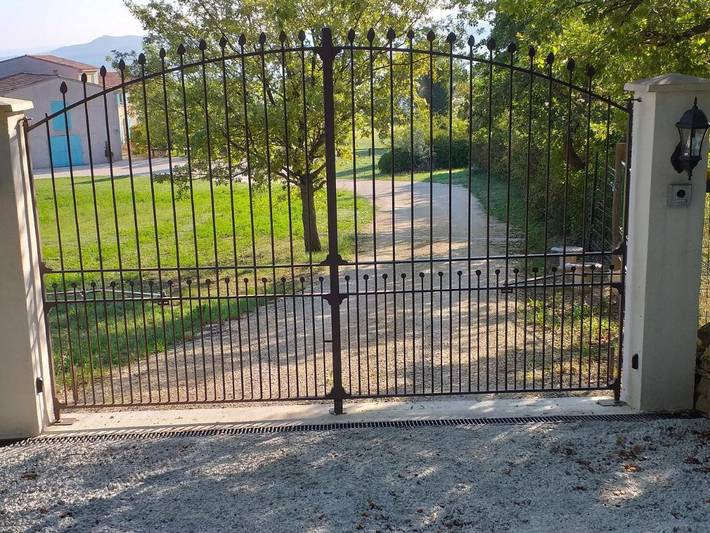 Gîte pour 2 personnes, avec vue ainsi que terrasse et jardin dans le Luberon - 3