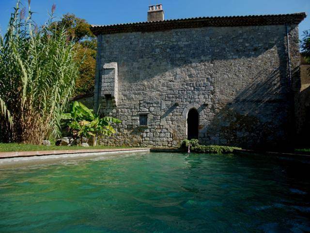 Chambre d’hôte pour 2 personnes, avec piscine ainsi que jardin et vue