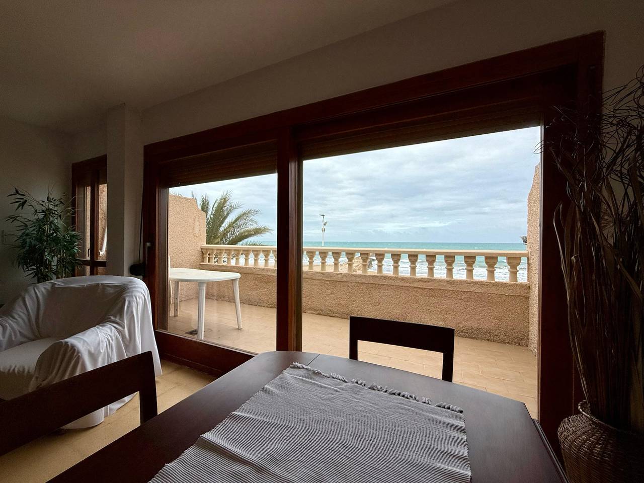 Apartamento entero, Apartamento de vacaciones para 6 personas con terraza in Playa Carrer La Mar, Campello