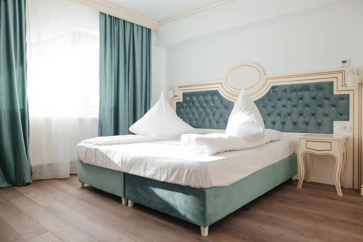 B&b per 4 persone, con piscina e idromassaggio nonché sauna e giardino in Romania
