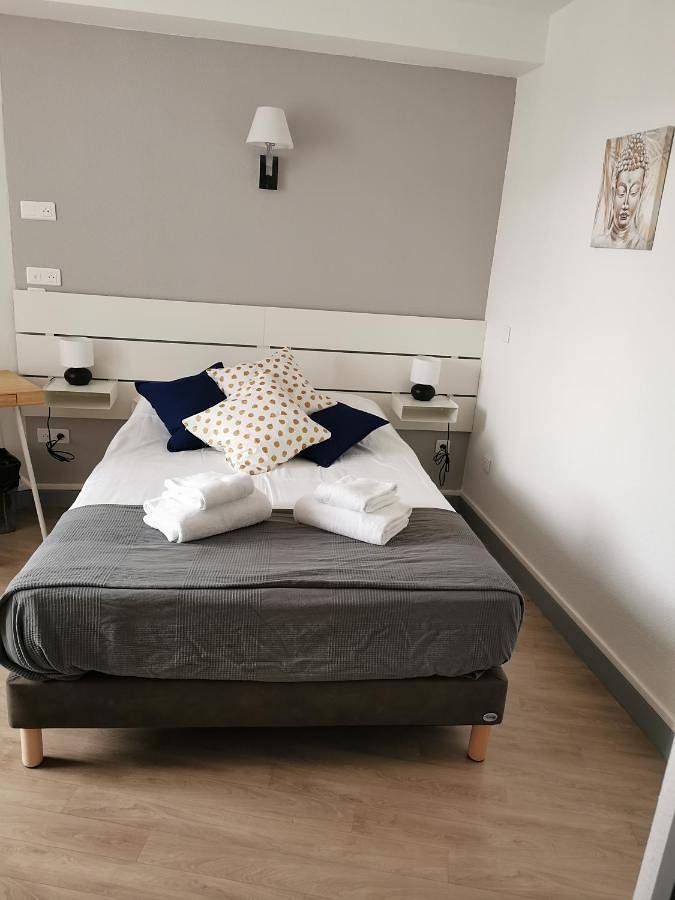 Hôtel pour 2 personnes, avec terrasse et vue à Saint-Rémy-sur-Durolle - 3