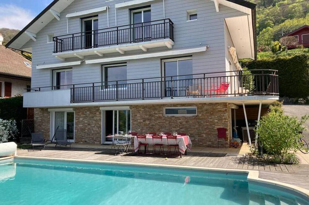 Villa de Thônes, 180° view of Lake Annecy in Veyrier-du-Lac, Annecy region