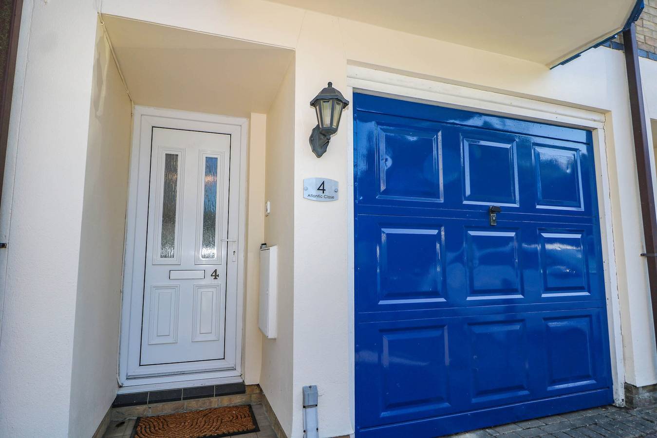 4 Atlantic Close in Ocean Village, Southampton