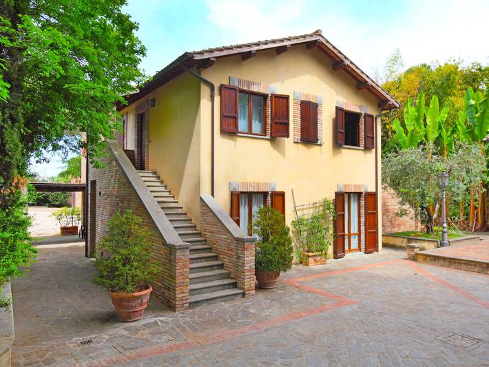 Gîte pour 4 personnes, avec jardin ainsi que sauna et terrasse, animaux acceptés à Pérouse - 2