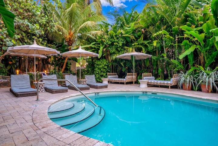 Apartahotel para 2 personas, con jardín además de piscina y vistas en Miami Beach