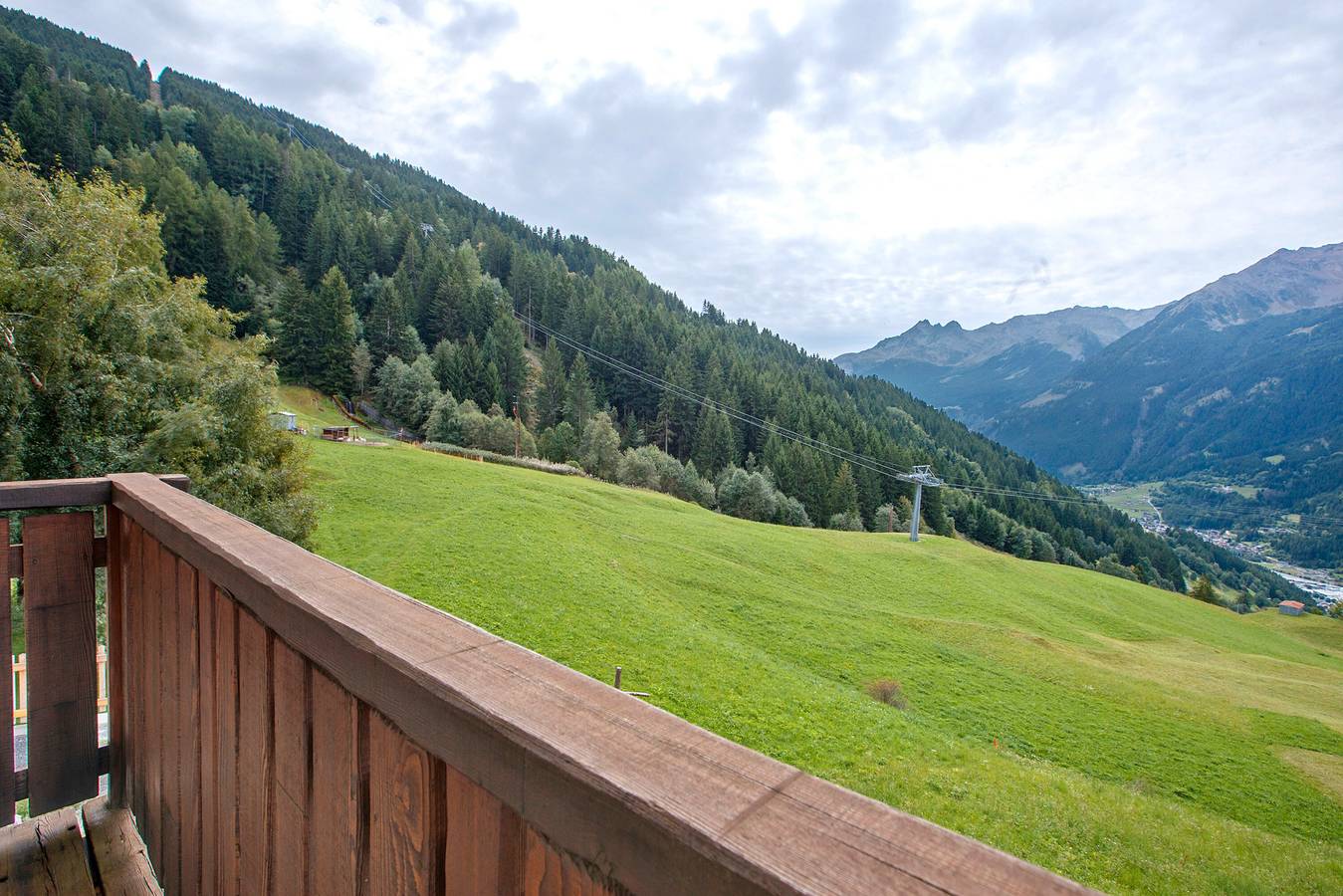 Geheel appartement, Appartement 'Chalet Del Cuore' met Uitzicht op de Bergen, Privétuin en Wi-Fi in San Pietro (Valdisotto), Valdisotto