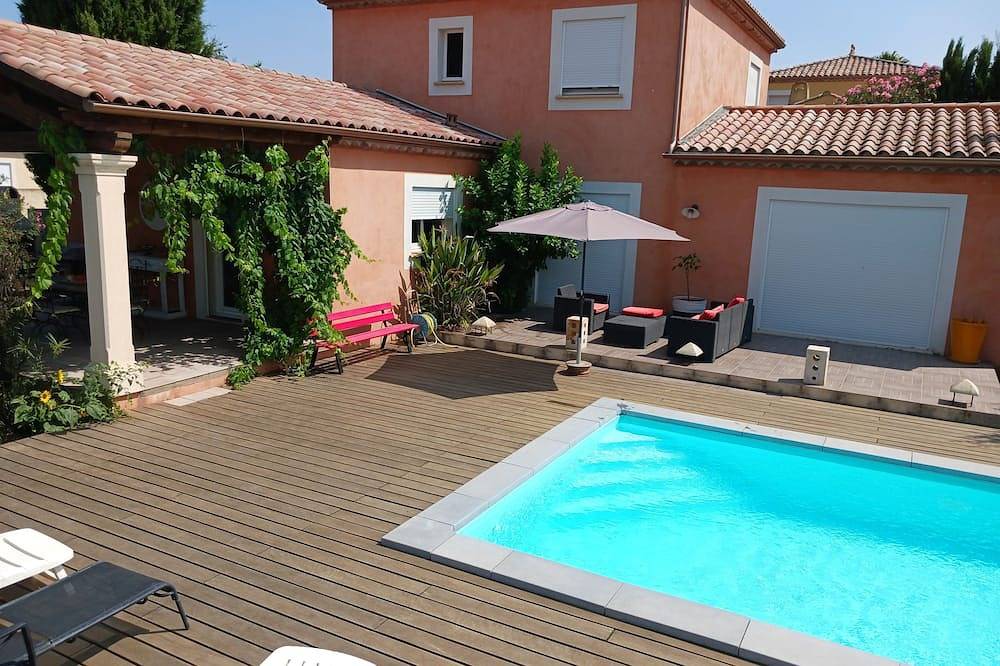 Villa sans vis à vis, grand calme plein soleil avec piscine privée, bbq in Saint-Geniès-de-Fontedit, Région de Béziers