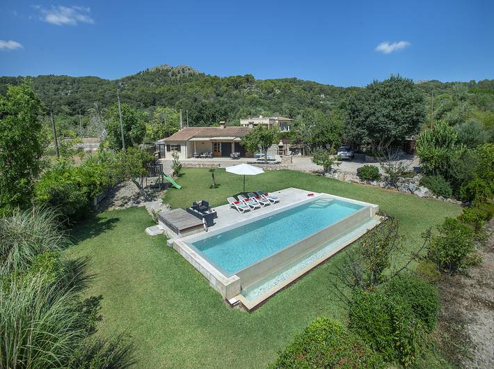 Finca am Strand für 4 Personen, mit Ausblick und Garten, kinderfreundlich in Pollença