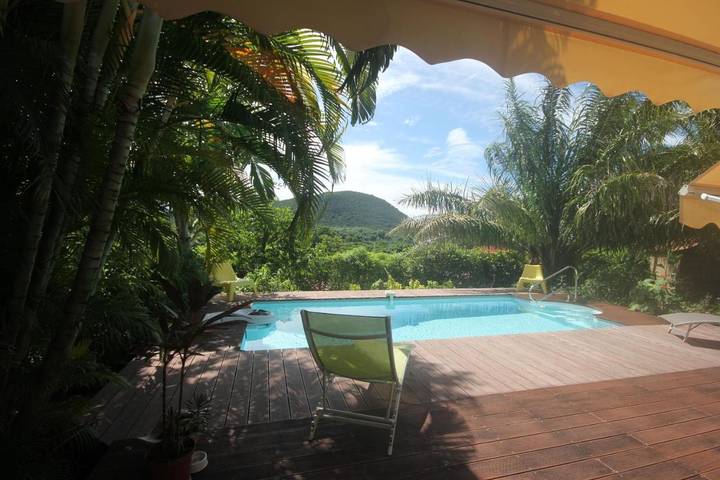 Location de vacances pour 4 personnes, avec jardin ainsi que vue et piscine dans Plage de Grande Anse - 2