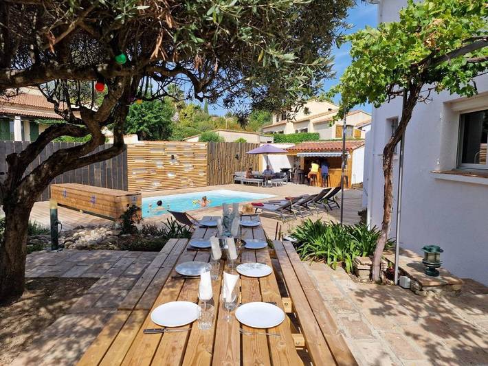Ferienhaus für 12 Personen, mit Terrasse und Garten sowie Pool