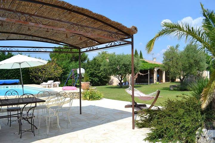 Villa pour 6 personnes, avec jardin ainsi que terrasse et piscine - 1