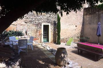 Gîte pour 6 personnes, avec terrasse et jardin à Poulx