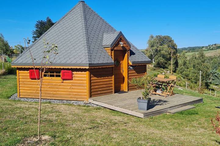 Chalet pour 4 personnes, avec Terrasse ainsi que Jardin et Sauna dans Anterrieux