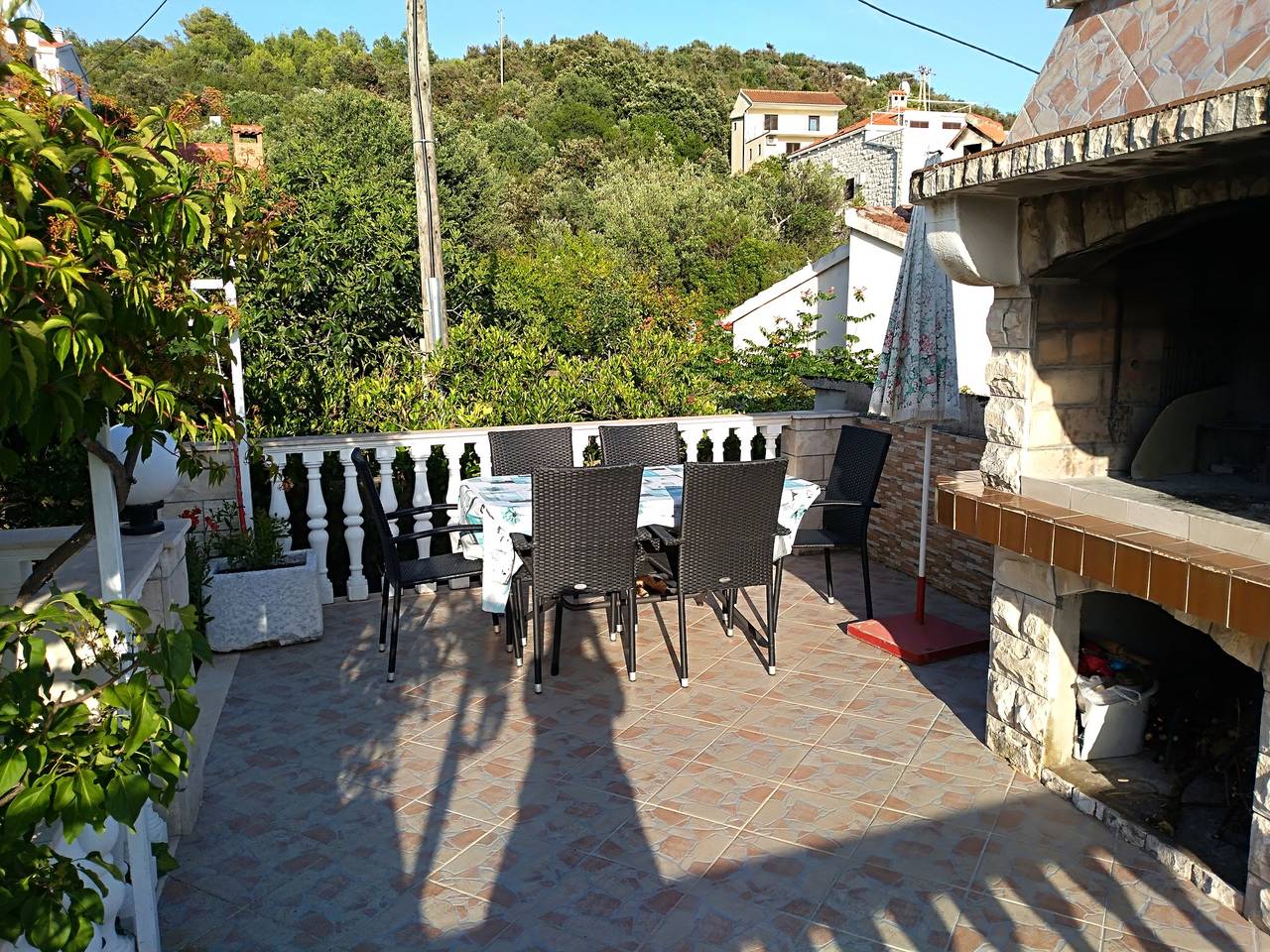 Ganze Wohnung, Romantische Wohnung mit Meerblick Vinišće, Dalmatien in Vinisce, Split-Dalmatien
