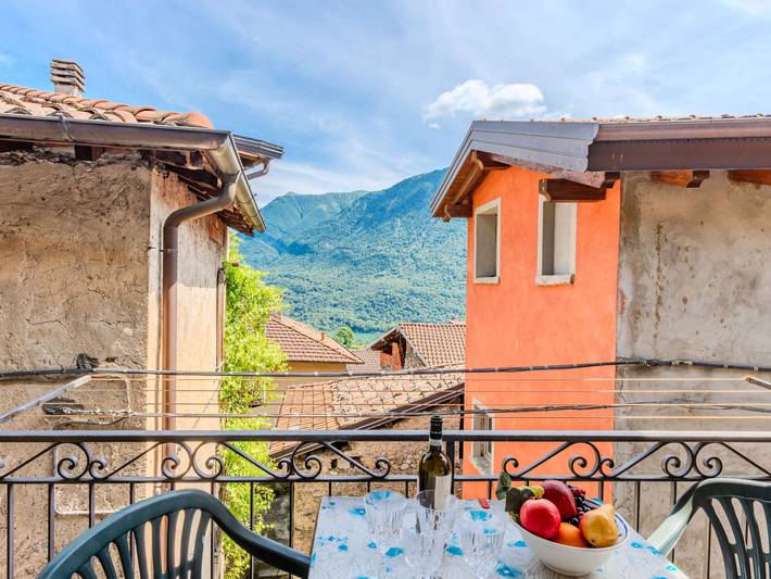 Gîte pour 4 personnes, avec vue sur le lac et balcon dans Carlazzo